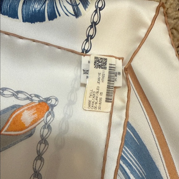 Hermes Silk Carre Cavalcades Scarves - Picture 6 of 7